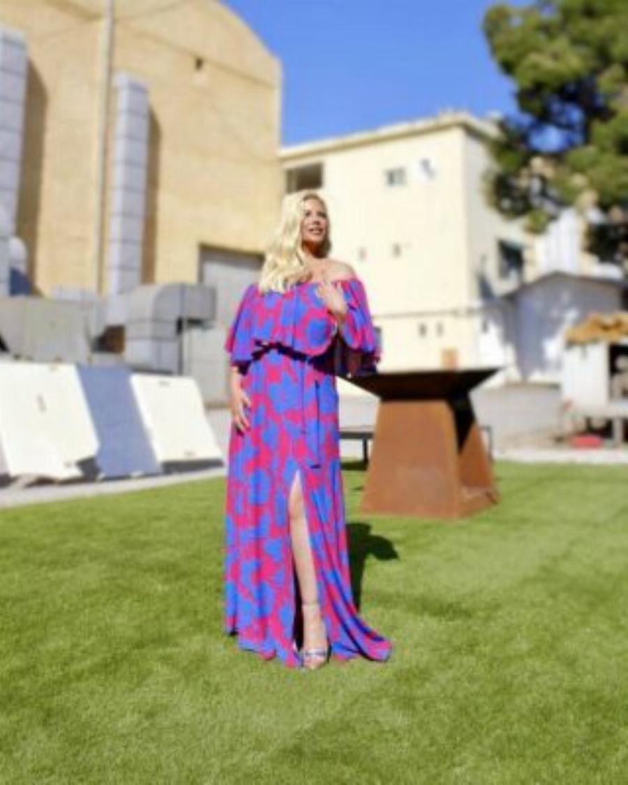 Αντελίνα Βαρθακούρη: Πιο ανανεωμένη από ποτέ και με ένα εμφάνιση -Αδυνάτισε πολύ και η αλλαγή στο σώμα της είναι εντυπωσιακή