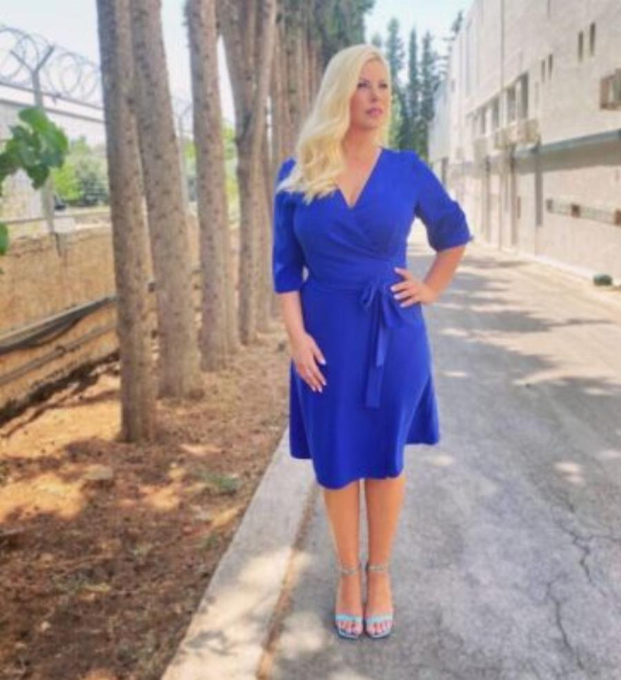 Αντελίνα Βαρθακούρη: Πιο ανανεωμένη από ποτέ και με ένα εμφάνιση -Αδυνάτισε πολύ και η αλλαγή στο σώμα της είναι εντυπωσιακή