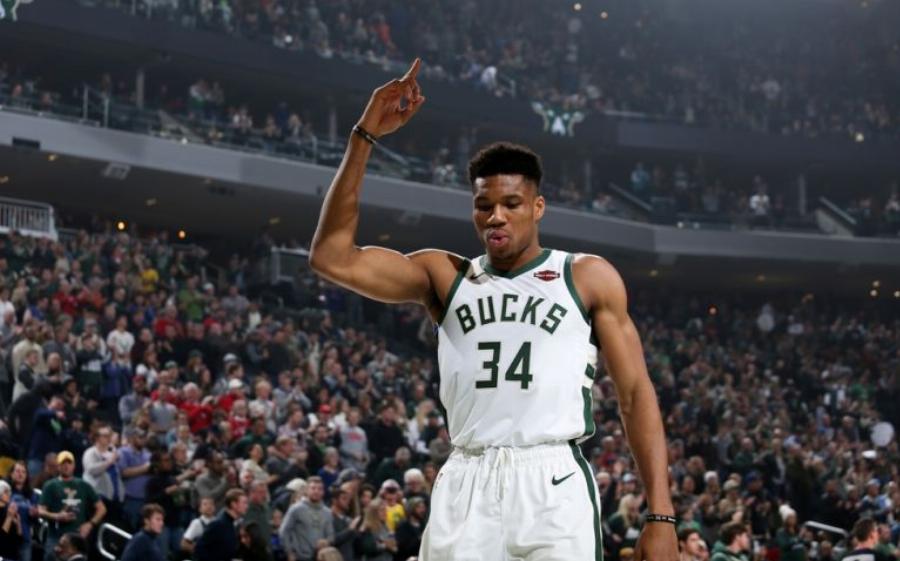 «Μακάρι να γίνω τόσο καλός πατέρας όσο ήταν ο δικός μου»: Υπέροχη και συγκινητική ανάρτηση από τον Αντετοκούμπο