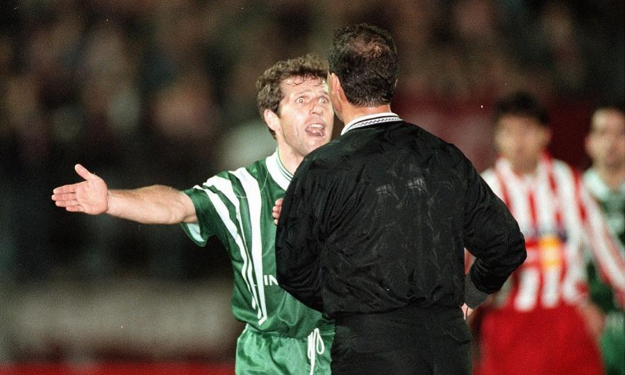 Στράτος Αποστολάκης: Το προσωνύμιο «Τούρμπο», η μεταγραφή από Ολυμπιακό σε Παναθηναϊκό, η προπονητική καριέρα και η αποκάλυψη για την διοίκηση