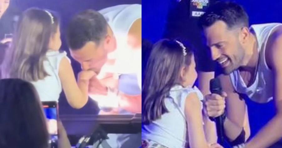 Απέδειξε γιατί είναι τεράστιος: Ο Κωνσταντίνος Άργυρος τραγουδά γονατιστός σε κοριτσάκι με κινητικά προβλήματα