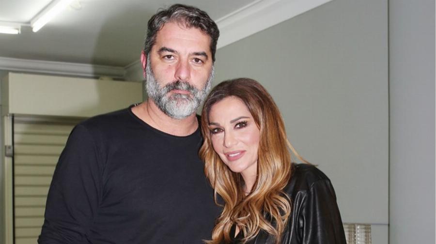 Κόστισε όσο ένα σπίτι: Αυτό είναι το υπερπολυτελές αυτοκίνητο που έκανε δώρο στον Βασίλη Μπισμπίκη η Δέσποινα Βανδή