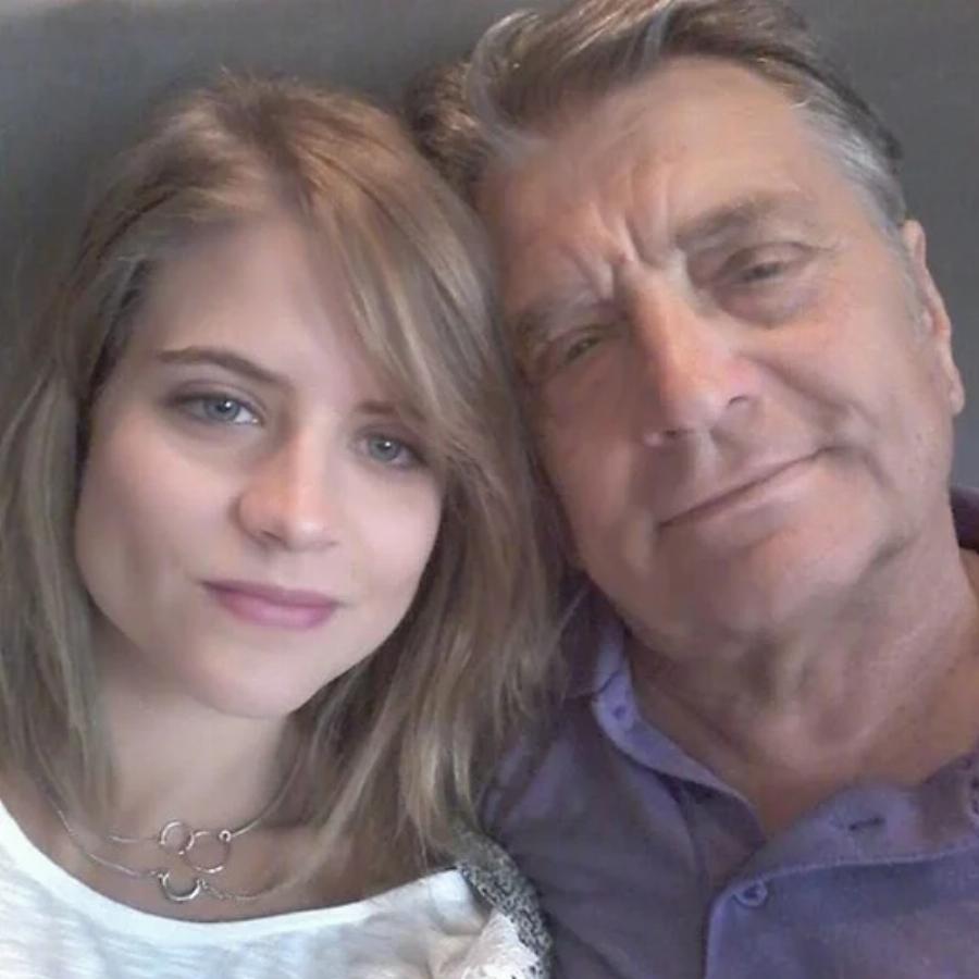 Δανάη Μιχαλάκη: «Έχω μία σχέση λατρείας με τον μπαμπά μου, ήμουν από κοριτσάκι ερωτευμένη μαζί του»