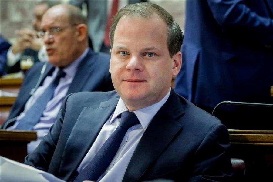 Κώστας Καραμανλής: Κεραυνός χτύπησε το αεροπλάνο με το οποίο ταξίδευε για Μυτιλήνη