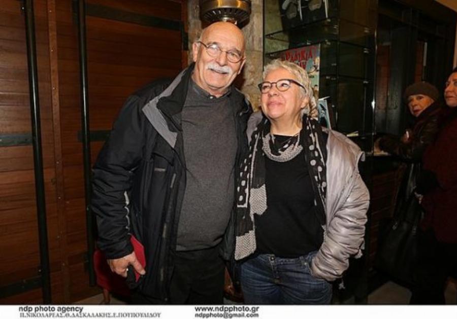 Αντώνης Αντωνίου: Ο τηλεοπτικός «Μηνάς», τα 30 χρόνια γάμου με την ηθοποιό σύζυγό του, οι 3 κόρες, και η σπάνια βραδινή έξοδος του ζευγαριού