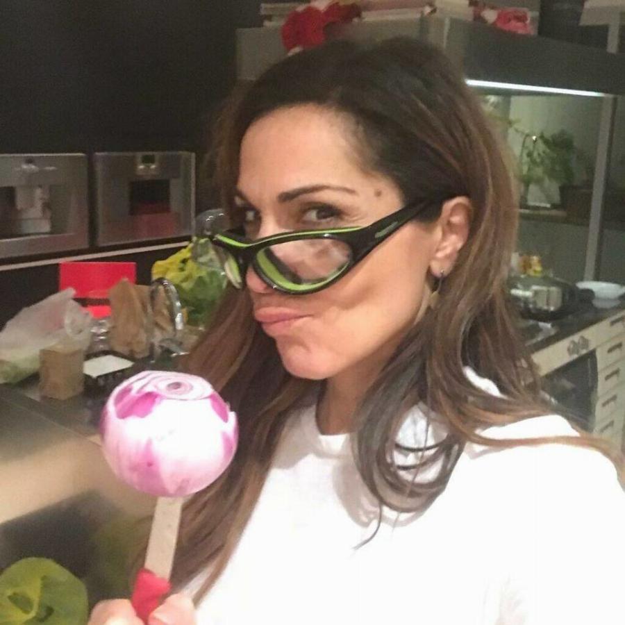 Δέσποινα Βανδή: Το παραμυθένιο σπίτι στη Βούλα, η αξιοζήλευτη κουζίνα και ο παραμυθένιος κήπος με την πισίνα