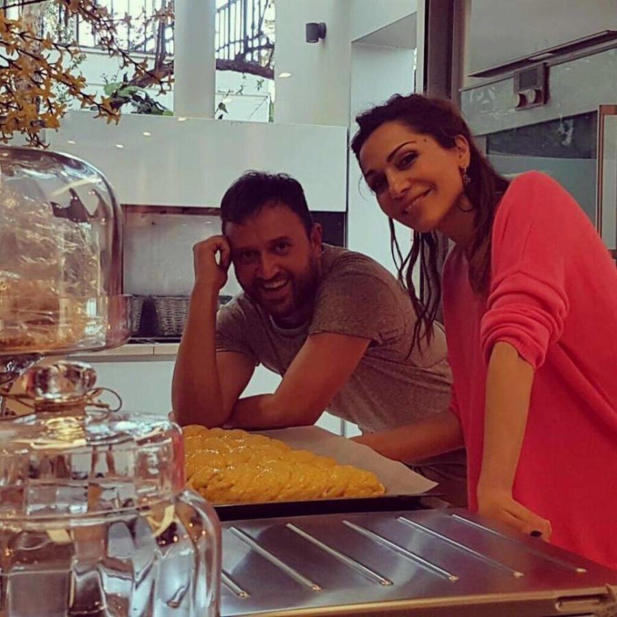 Δέσποινα Βανδή: Το παραμυθένιο σπίτι στη Βούλα, η αξιοζήλευτη κουζίνα και ο παραμυθένιος κήπος με την πισίνα