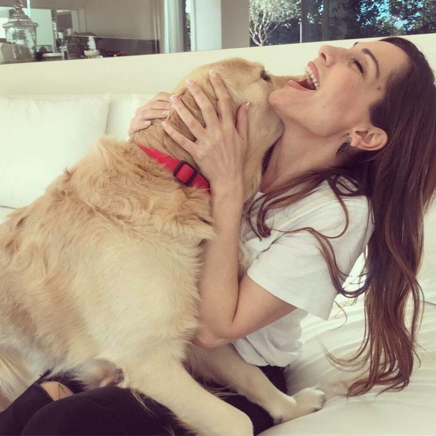 Δέσποινα Βανδή: Το παραμυθένιο σπίτι στη Βούλα, η αξιοζήλευτη κουζίνα και ο παραμυθένιος κήπος με την πισίνα