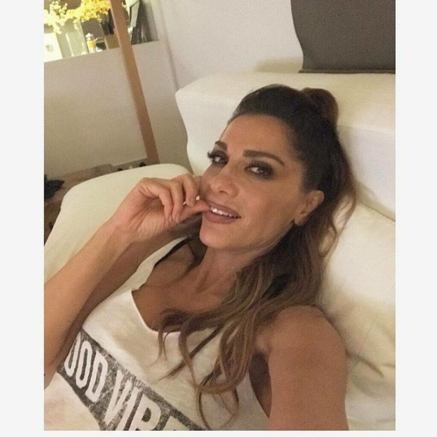 Δέσποινα Βανδή: Το παραμυθένιο σπίτι στη Βούλα, η αξιοζήλευτη κουζίνα και ο παραμυθένιος κήπος με την πισίνα