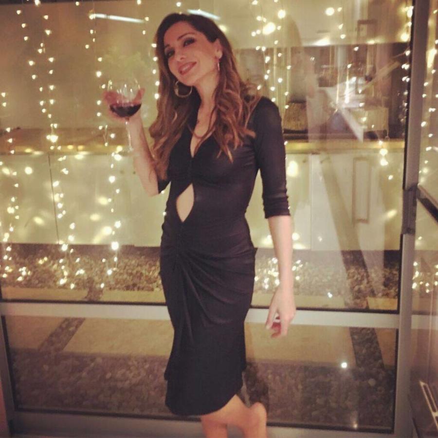 Δέσποινα Βανδή: Το παραμυθένιο σπίτι στη Βούλα, η αξιοζήλευτη κουζίνα και ο παραμυθένιος κήπος με την πισίνα