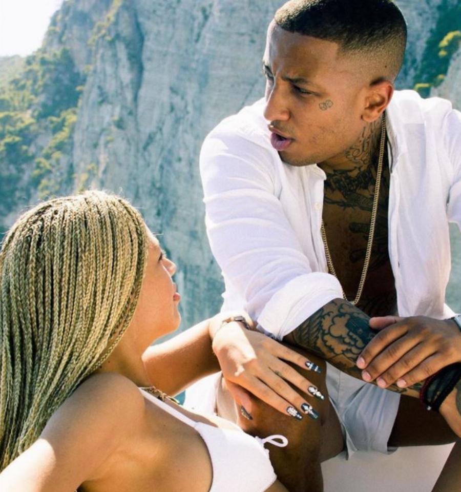 Τραπερ Light: Όσα δεν γνωριζες για τον 27χρονο ελληνοαφρικανό Χρήστος Ιωαννίδης – Η καριερα στην τραπ μουσικη και η προσωπικη ζωη