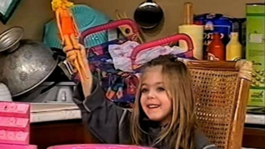 Δυο ξένοι: Θυμάστε την μικρή Εύα της σειράς; Σήμερα είναι ίδια η Δούκισσα Νομικού