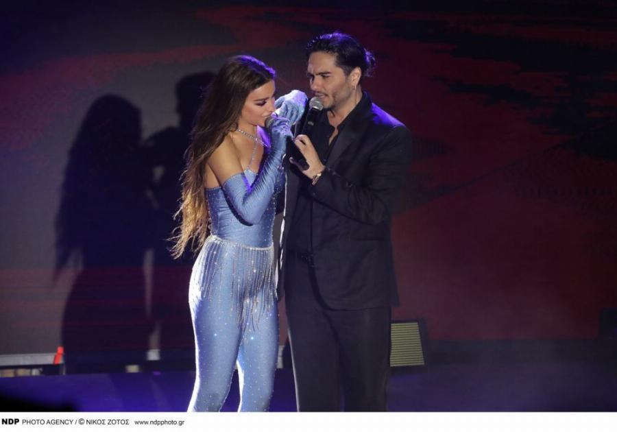 “Παραπάνω από το βασικό μισθό”:  Η “ακραία” τιμή για ένα τραπέζι στην Ελένη Φουρέιρα στη Μύκονο