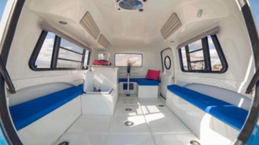 Μικροσκοπικό τροχόσπιτο: Κοιμίζει άνετα μέχρι 5 άτομα, κοστίζει μόνο 1000€, μεταμορφώνεται ανάλογα τις ανάγκες σας και ζυγίζει μόλις 500 κιλά