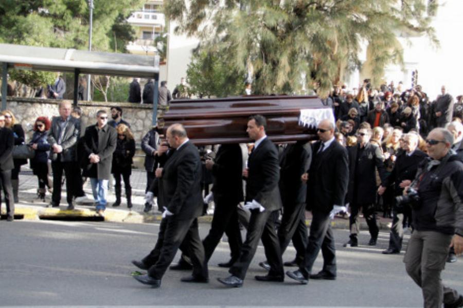 Ειρήνη Κουμαριανού: Οι ρόλοι που άφησαν εποχή, το θρυλικό «Παρά Πέντε», ο γάμος και ο άδοξος θάνατος στο νοσοκομείο