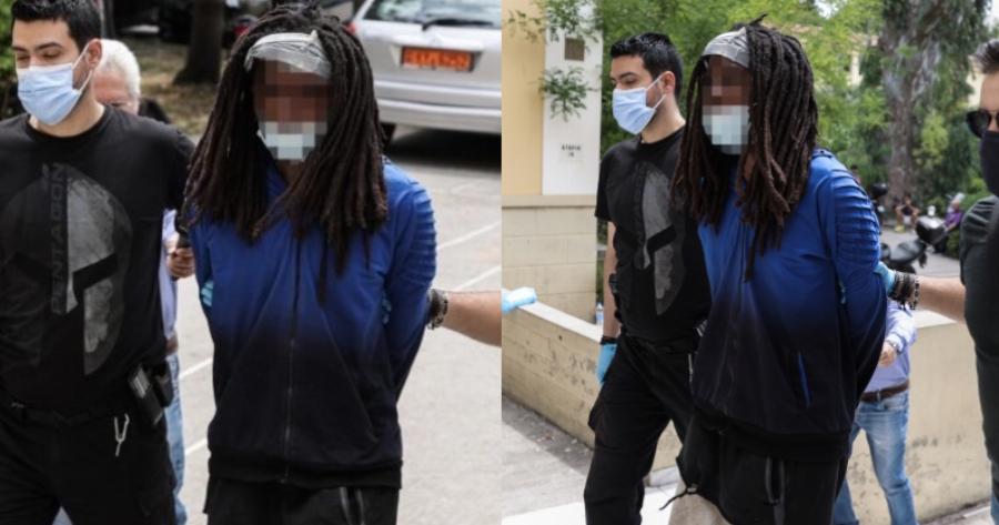 Στον εισαγγελέα ο Βρετανός που προσπάθησε να βάλει φωτιά στην Μαλακάσα με κεριά