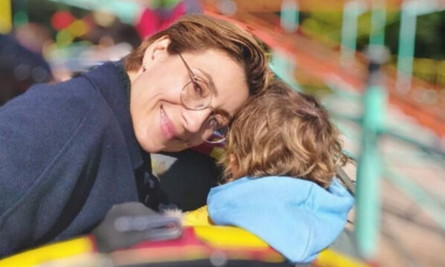 Ρουμελιώτη για υιοθεσία του γιου της: «Ήταν μόνος στο νοσοκομείο. Δεν υπήρχε επιλογή. Είπαμε είναι δικός μας»