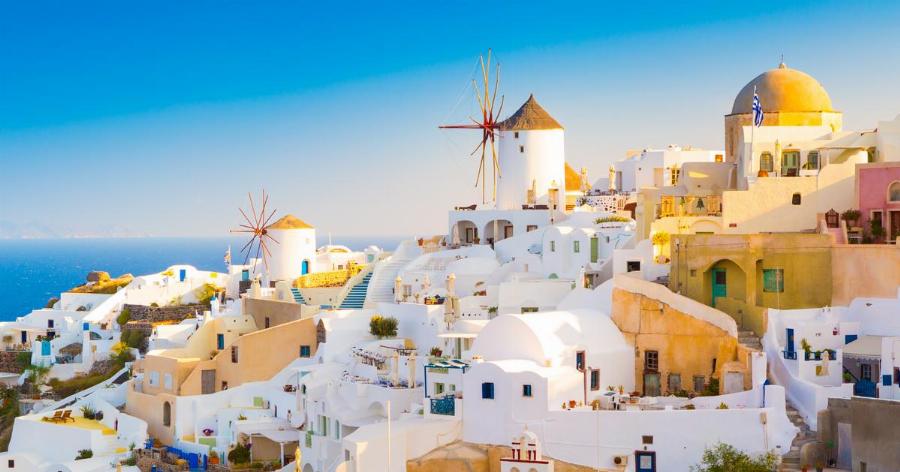 Zευγάρι Γάλλων αναγκάστηκε να πληρώσει 5.000 ευρώ για «ζημιά» στον συμπλέκτη ενοικιαζόμενου Ι.Χ. στη Σαντορίνη