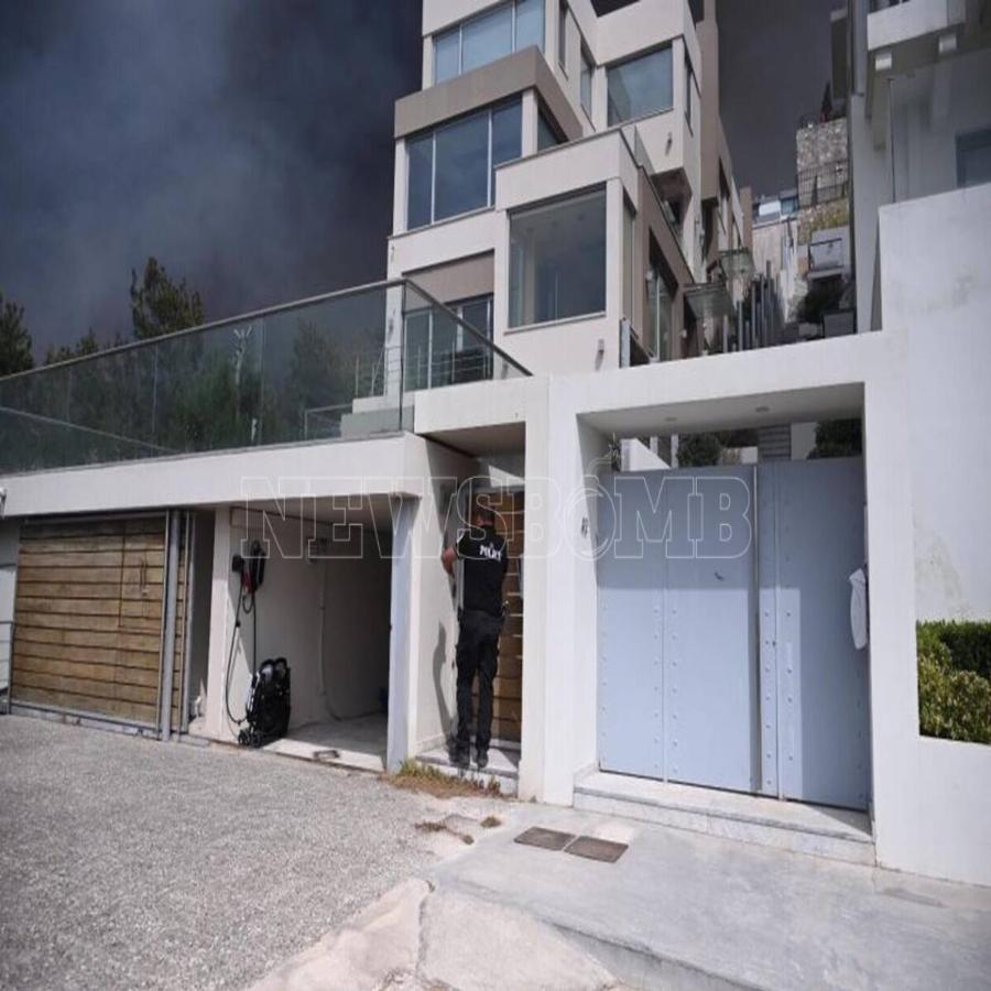 Βούλα: Φωτιά στο πανόραμα Βούλας – Καίγονται σπίτια