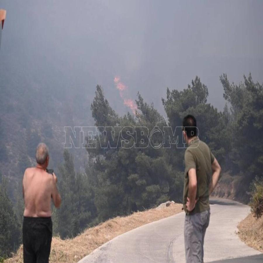 Βούλα: Φωτιά στο πανόραμα Βούλας – Καίγονται σπίτια