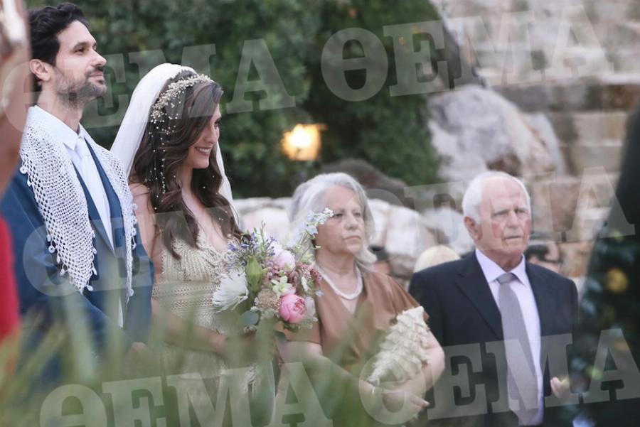 Ορφέας Αυγουστίδης: Ο «Αστέρης» του Σασμού ντύθηκε γαμπρός με σαρίκι – Υπέροχες φωτογραφίες