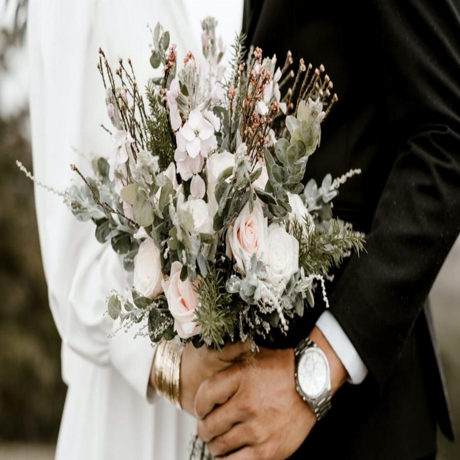 Να κάνεις οικογένεια και παιδιά σου λένε. Με 400 ευρώ μισθό εγώ και 350 ο φίλος μου, πώς;