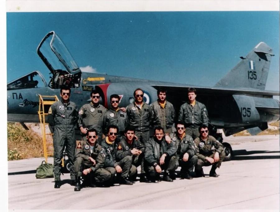 Ο πρώτος νεκρός Έλληνας πιλότος σε αερομαχία στο Αιγαίο – H ιστορία του Νίκου Σιαλμά