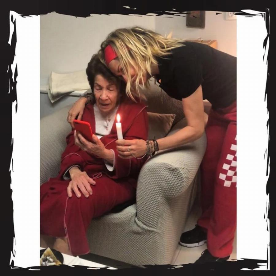 Η πραγματική ιστορία αγάπης πίσω από το “Δώδεκα” της Άννας Βίσση, τα γεγονότα “σταθμός” στην ζωή της και οι άντρες που την σημάδεψαν