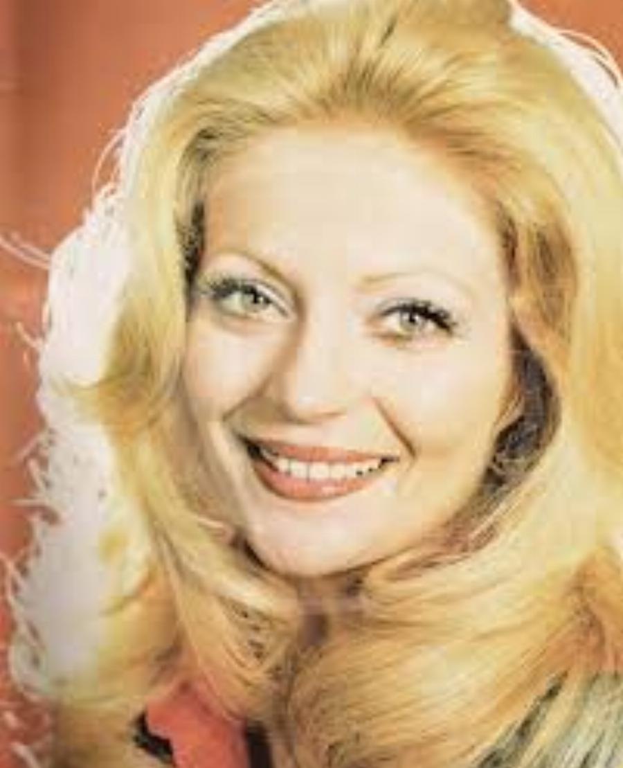 Μαρία Αλιφέρη: Οι σπουδές στη Νομική, η καριέρα στην υποκριτική, η εξαφάνιση από την τηλεόραση, το σοβαρό τροχαίο και οι πέντε μέρες στην εντατική