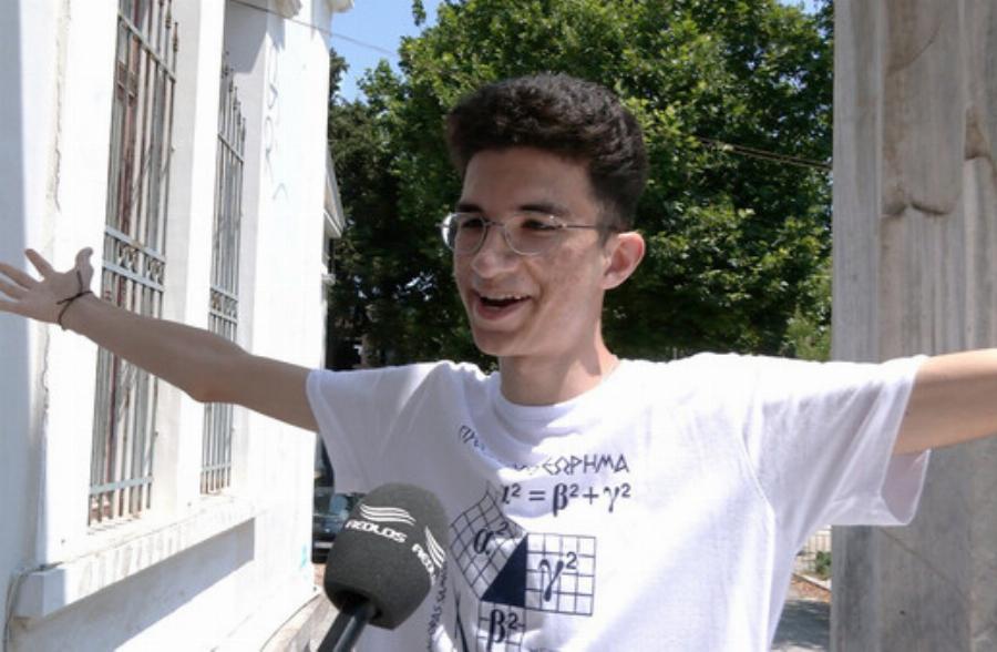 Αριστούχος Ιρανός πρόσφυγας: Πήγαινα σχολείο μέχρι την τελευταία μέρα, λέει για τις Πανελλαδικές εξετάσεις