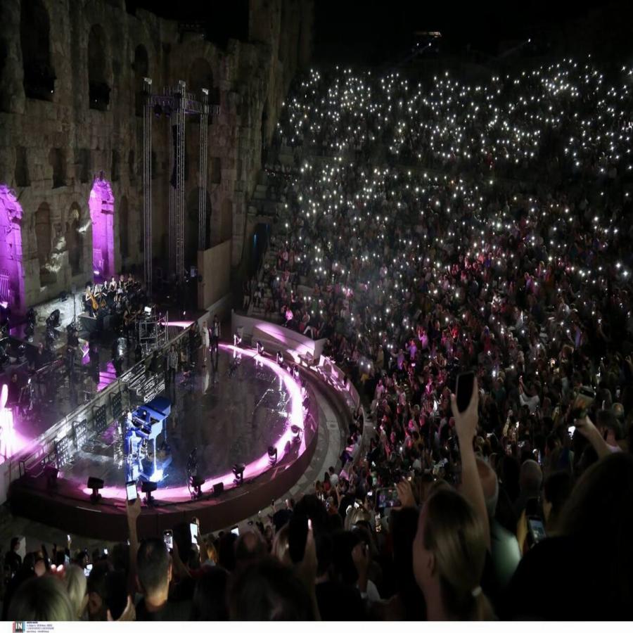 Αποθεώθηκαν Desmond Child, Alice Cooper, Σάκης Ρουβάς: Η μαγευτικη συναυλια για τα Γλυπτά του Παρθενώνα