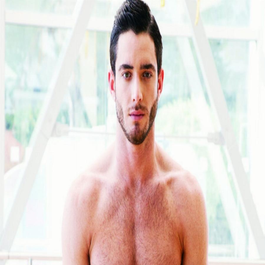 Θεοχάρης Ιωαννίδης: Η συμμετοχή στο Super Idol, η ακαταμάχητη γοητεία, το πρόβλημα υγείας και η νέα εκπομπή στο Mega