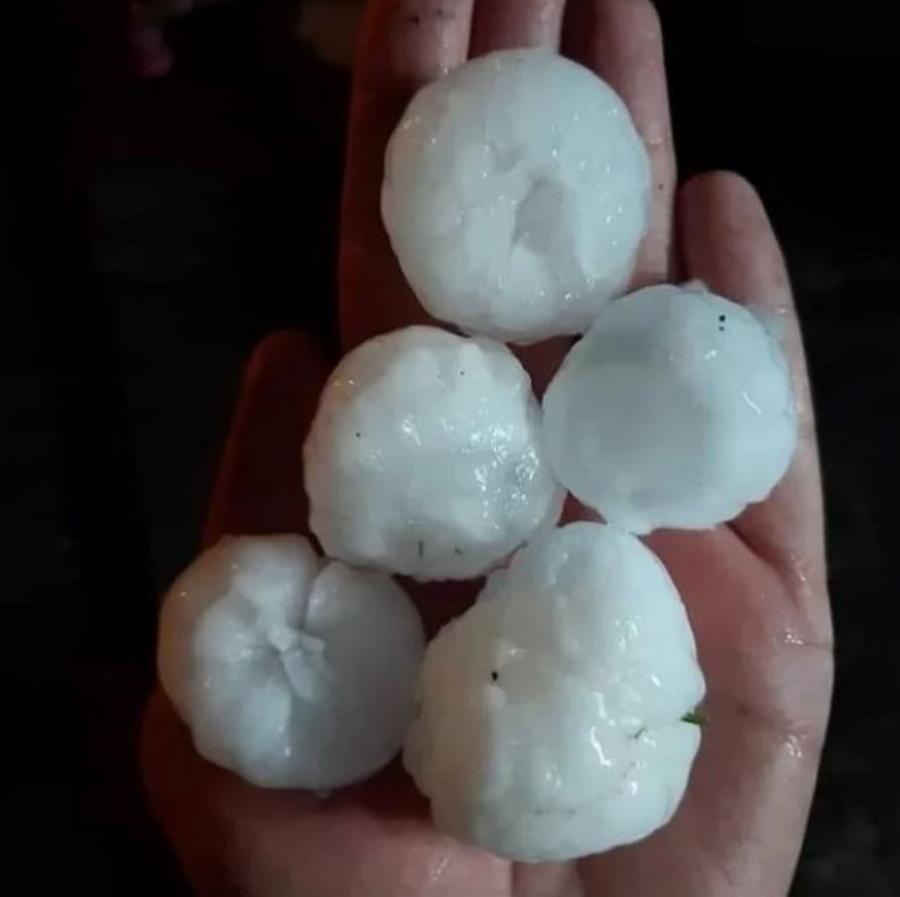 Καστοριά: Χαλαζόπτωση…σε απίστευτα μεγέθη – Μία γυναίκα τραυματίστηκε στον ώμο