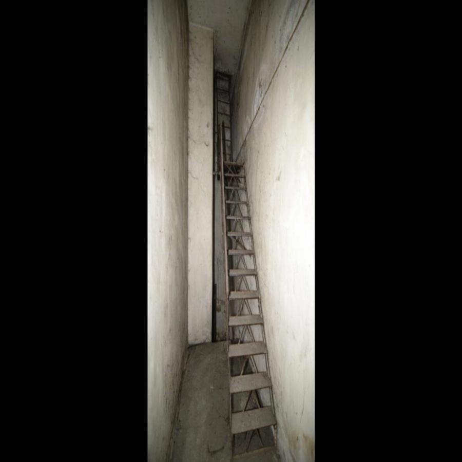 Πολεμικά καταφύγια στην Αττική: Μία υπόγεια πόλη, οι μυστηριώδεις στοές και τα μυστικά της κρυφής Αθήνας