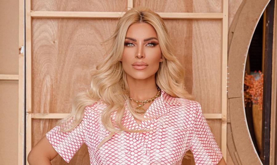 Το κοριτσάκι της φωτογραφίας είναι σήμερα μια πανέμορφη και αγαπημένη Ελληνίδα παρουσιάστρια