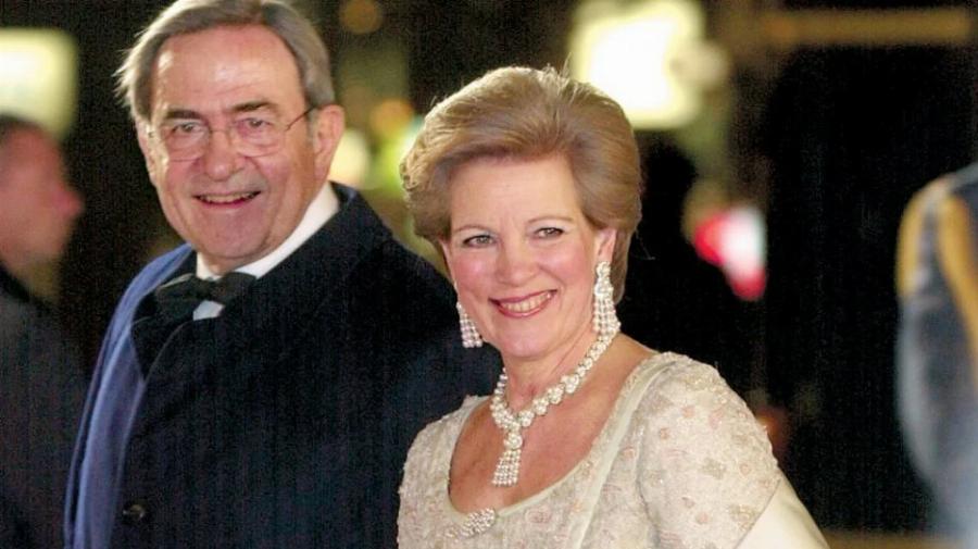 Κωνσταντίνος Β’: Η βασιλεία στα 24, ο παραμυθένιος γάμος και το τούνελ που οδηγούσε τη Βουγιουκλάκη στο Τατόι