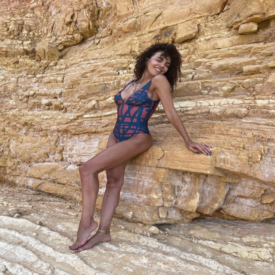 Μαρία Σολωμού: Έχει κορμί 20άρας – Το απίθανο σώμα της ηθοποιού στα 47 χωρίς ρετούς