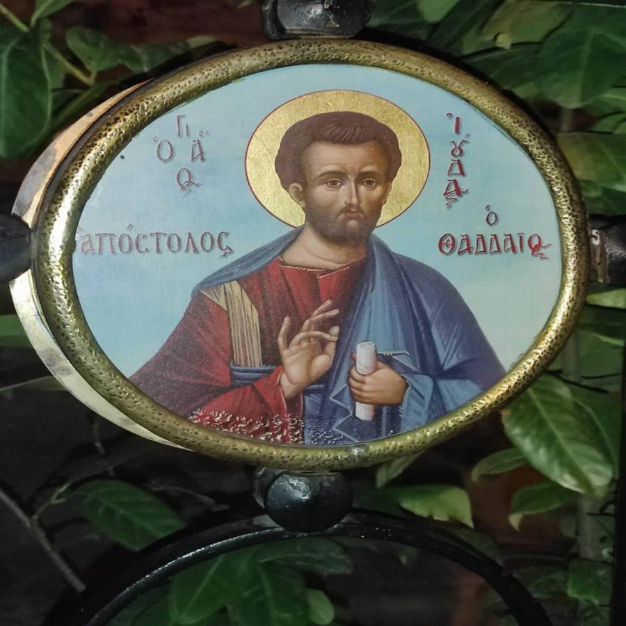 Γιορτή Αγίου Ιούδα Θαδδαίου Λυκαβηττός: Ακούραστος σταύρωνε όλη μέρα ασταμάτητα ο π. Δημήτριος