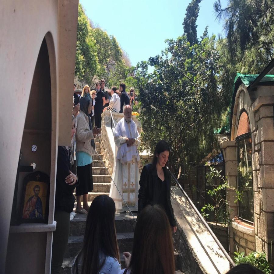 Γιορτή Αγίου Ιούδα Θαδδαίου Λυκαβηττός: Ακούραστος σταύρωνε όλη μέρα ασταμάτητα ο π. Δημήτριος