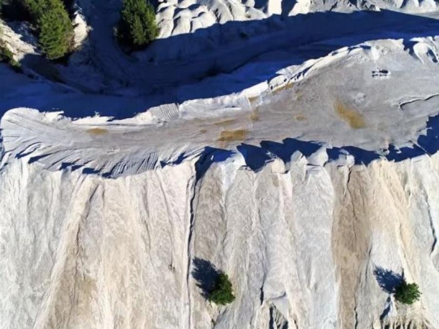 Μοιάζει με χιόνι, αλλά αξίζει χρυσάφι: Ο άγνωστος λευκός «χρυσός» της Ελλάδας