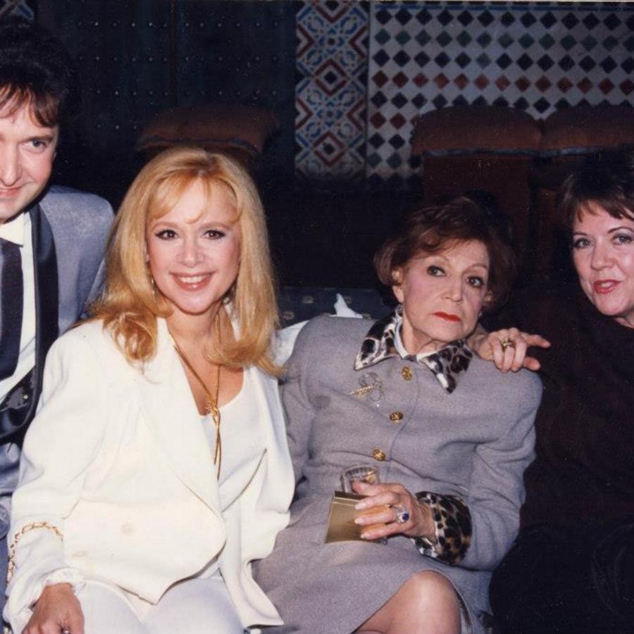 Ρένα Βλαχοπούλου: Η σπουδαία ηθοποιός που γοήτευσε τον Σάχη της Περσίας, η σχέση με την Βουγιουκλάκη και το περιστατικό με την Μαρία Ιωαννίδου