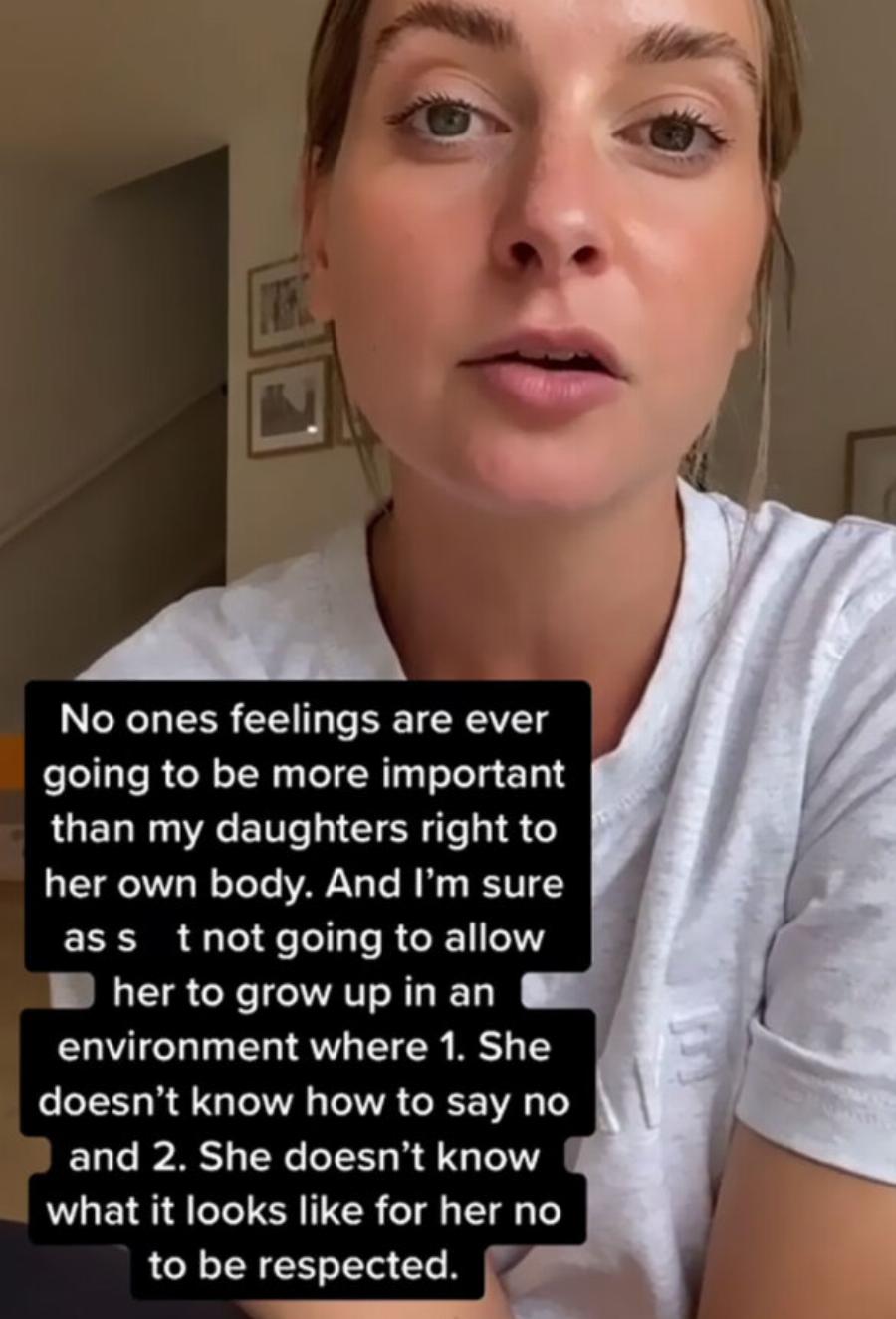 Μαμά από την Αυστραλία: Απαγορεύει στους παππούδες να αγκαλιάζουν τα εγγόνια τους, εκτός αν έχουν πρώτα την άδεια της