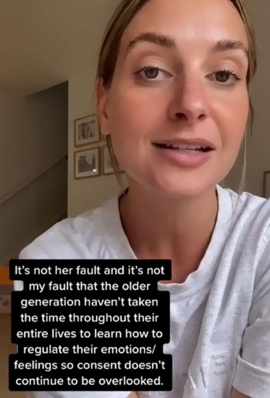 Μαμά από την Αυστραλία: Απαγορεύει στους παππούδες να αγκαλιάζουν τα εγγόνια τους, εκτός αν έχουν πρώτα την άδεια της