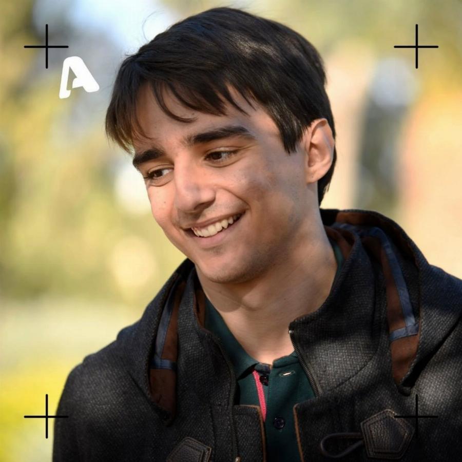 Μπράβο παλικάρι: Πτυχιούχος της Νομικής ο «Μανώλης» από τη σειρά Σασμός