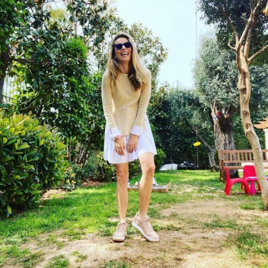 Μαριέττα Χρουσαλά: Το πολυτελές και μοντέρνο σπίτι στα Νότια προάστια και η άγνωστη καταγωγή της