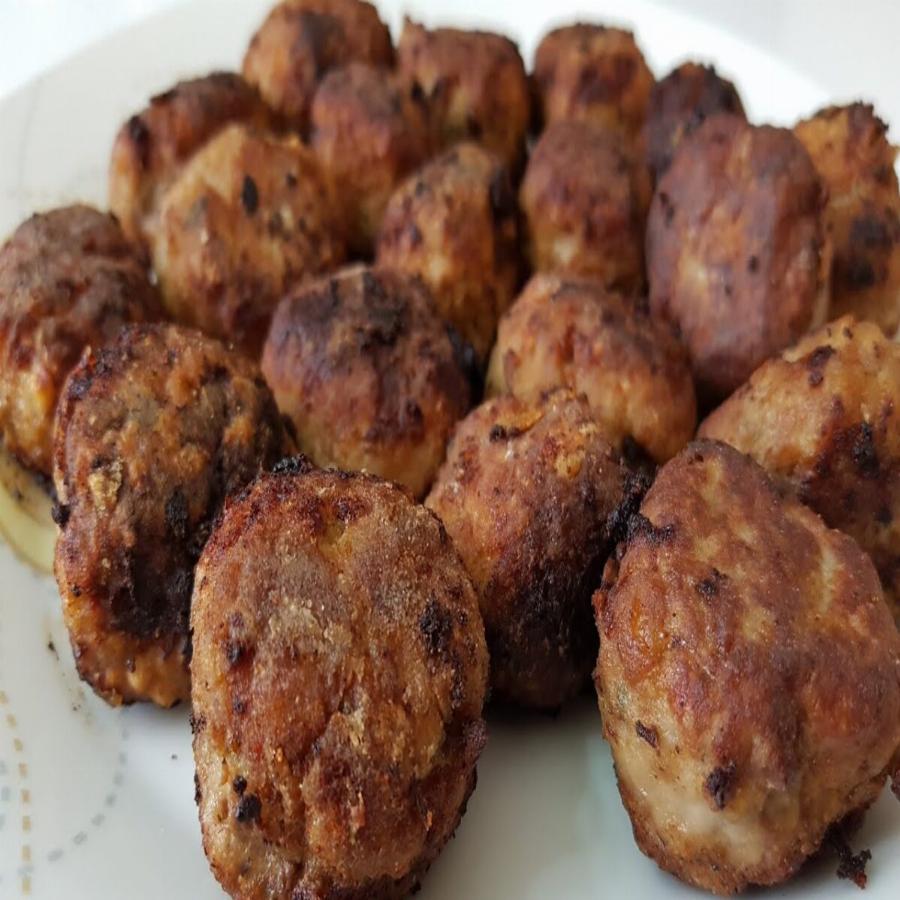 Το μυστικό του κεφτέ: Το κόλπο με τη σόδα και το ψωμί που θα το κάνει λουκούμι