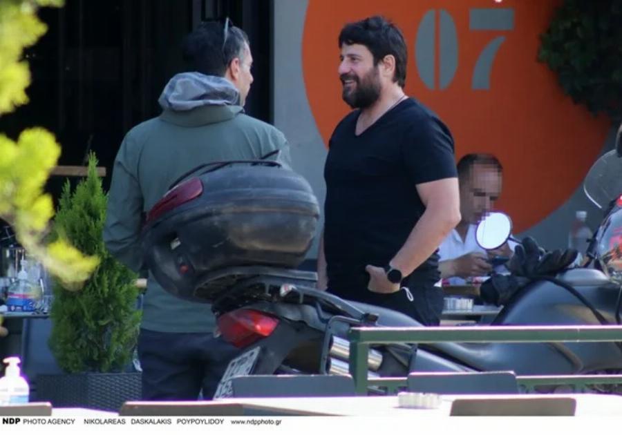 47 ετών πλέον με μούσια: Πως είναι σήμερα ο Αλέξης Γεωργούλης, ένας από τους ωραιότερους Έλληνες