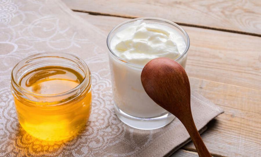 Δίαιτα με μέλι και γιαούρτι: Απώλεια βάρους και αποτοξίνωση με τον πιο εύκολο τρόπο