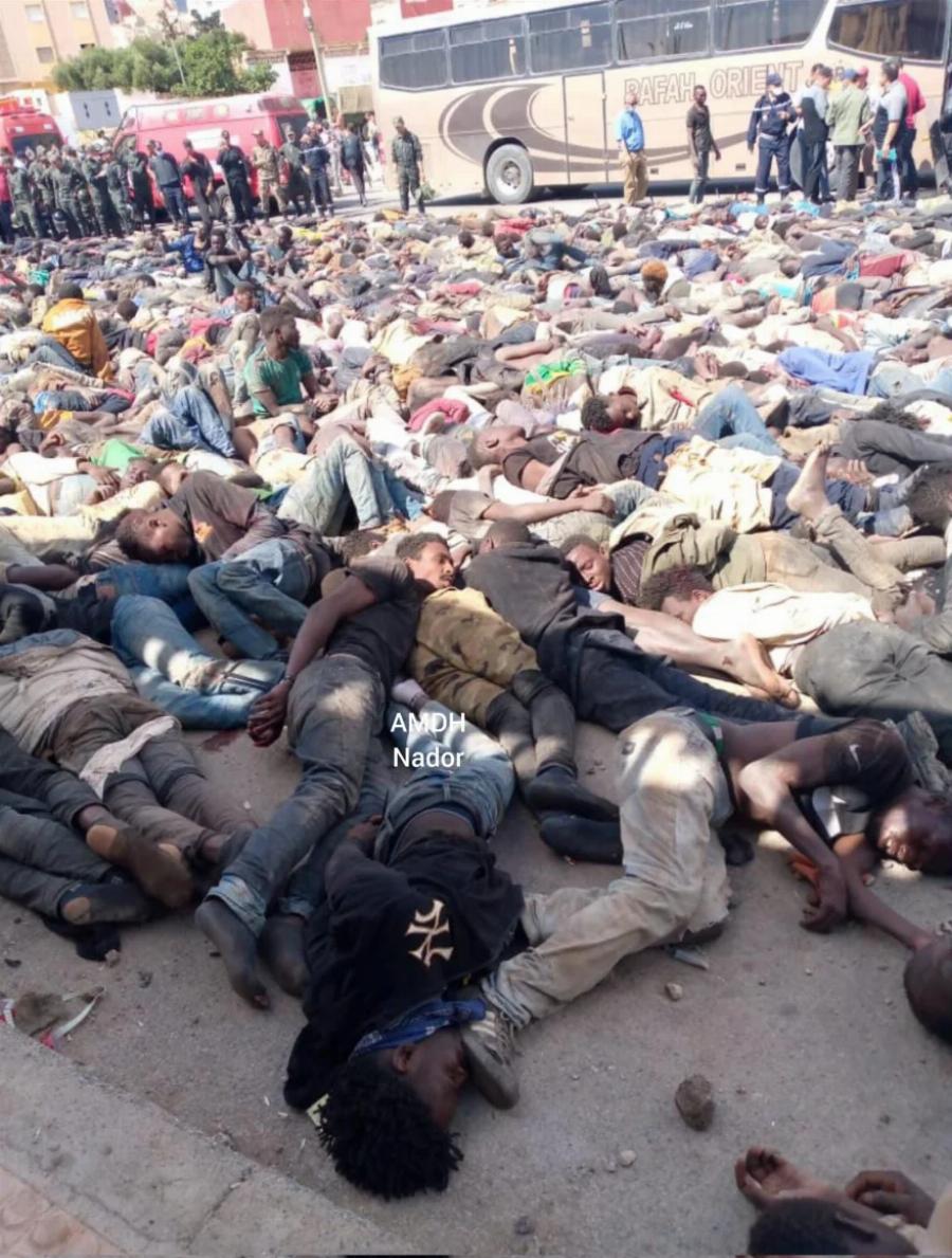 Σωροί από πτώματα και τραυματίες μετανάστες: Σοκαριστικές εικόνες στα σύνορα Ισπανίας – Μαρόκου