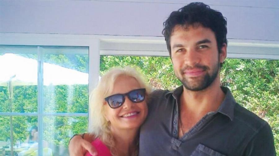 Αγγελική Νικολούλη: Το βιβλίο Guiness, ο γοητευτικός σκηνοθέτης γιος, η σχέση με τις πλαστικές και οι απειλές για τη ζωή της